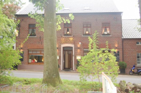  Restaurant Yamas im Haus Waldesruh  Неттеталь